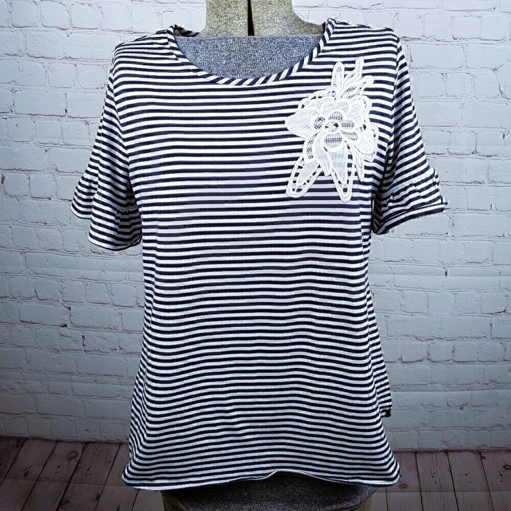 LIKE NEW Van Heusen Navy/White Stripe Floral Top M